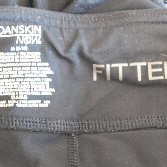 Danskin now Size M Fitted Capri Legging Black - Picture 5 of 5